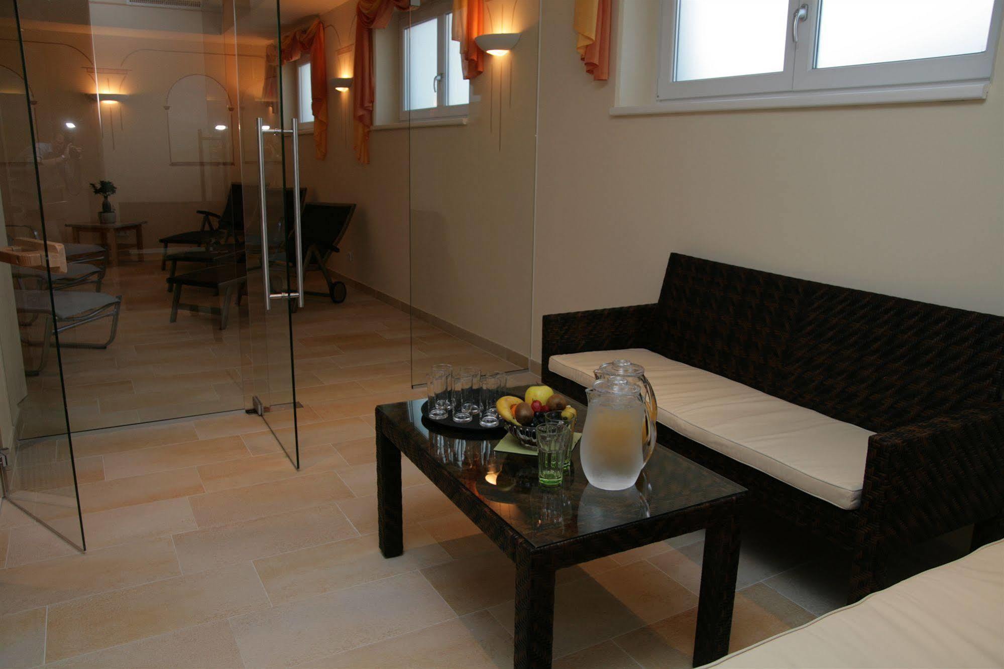 Hotel Roemerhof تولين المظهر الخارجي الصورة