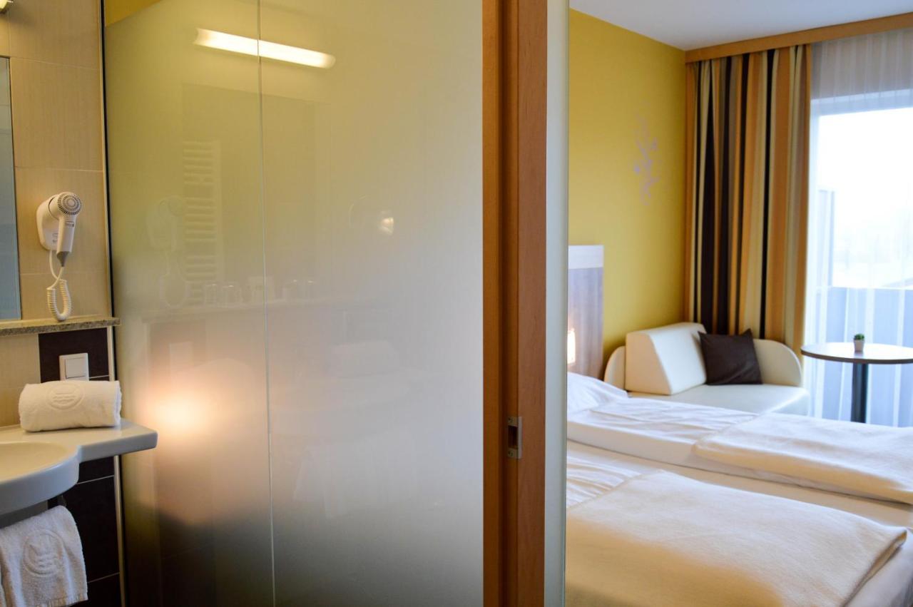 Hotel Roemerhof تولين المظهر الخارجي الصورة